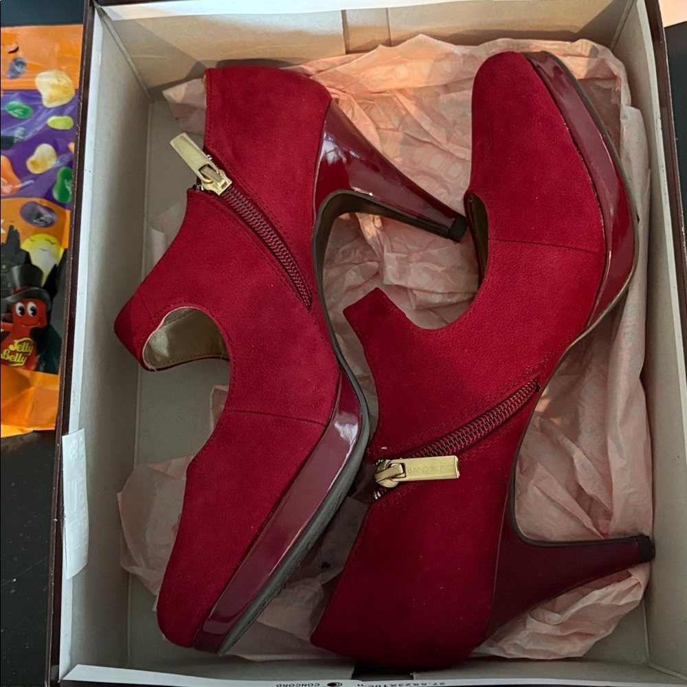 Red heels with Zipper